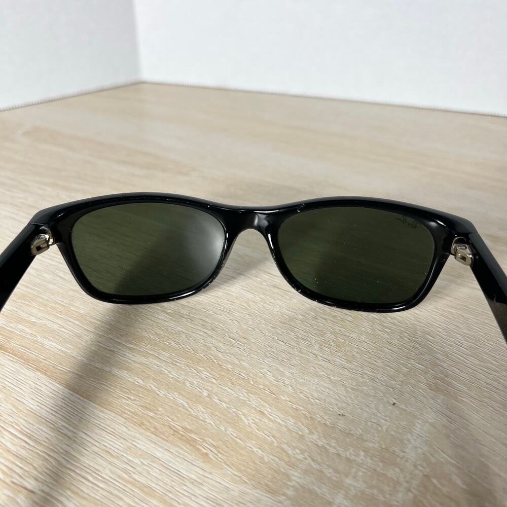 Ray-Ban RB2132 New Wayfarer 901 Sunglasses Black DAMAGED 55-18 Italy - Picture 7 of 16